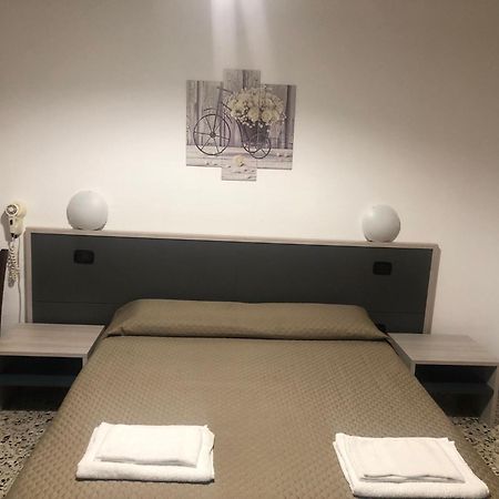 La Voglia Otel Villanova sull'Arda Dış mekan fotoğraf