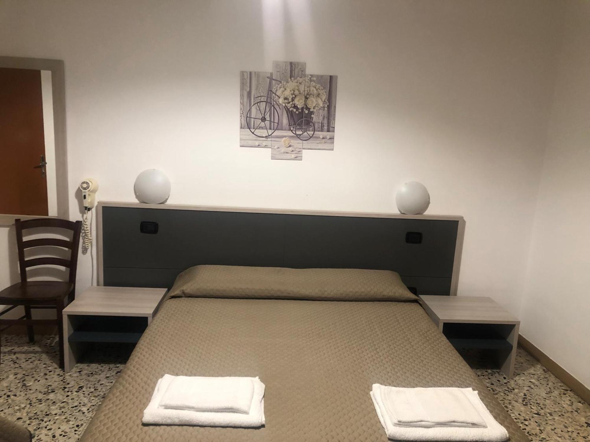 La Voglia Otel Villanova sull'Arda Dış mekan fotoğraf